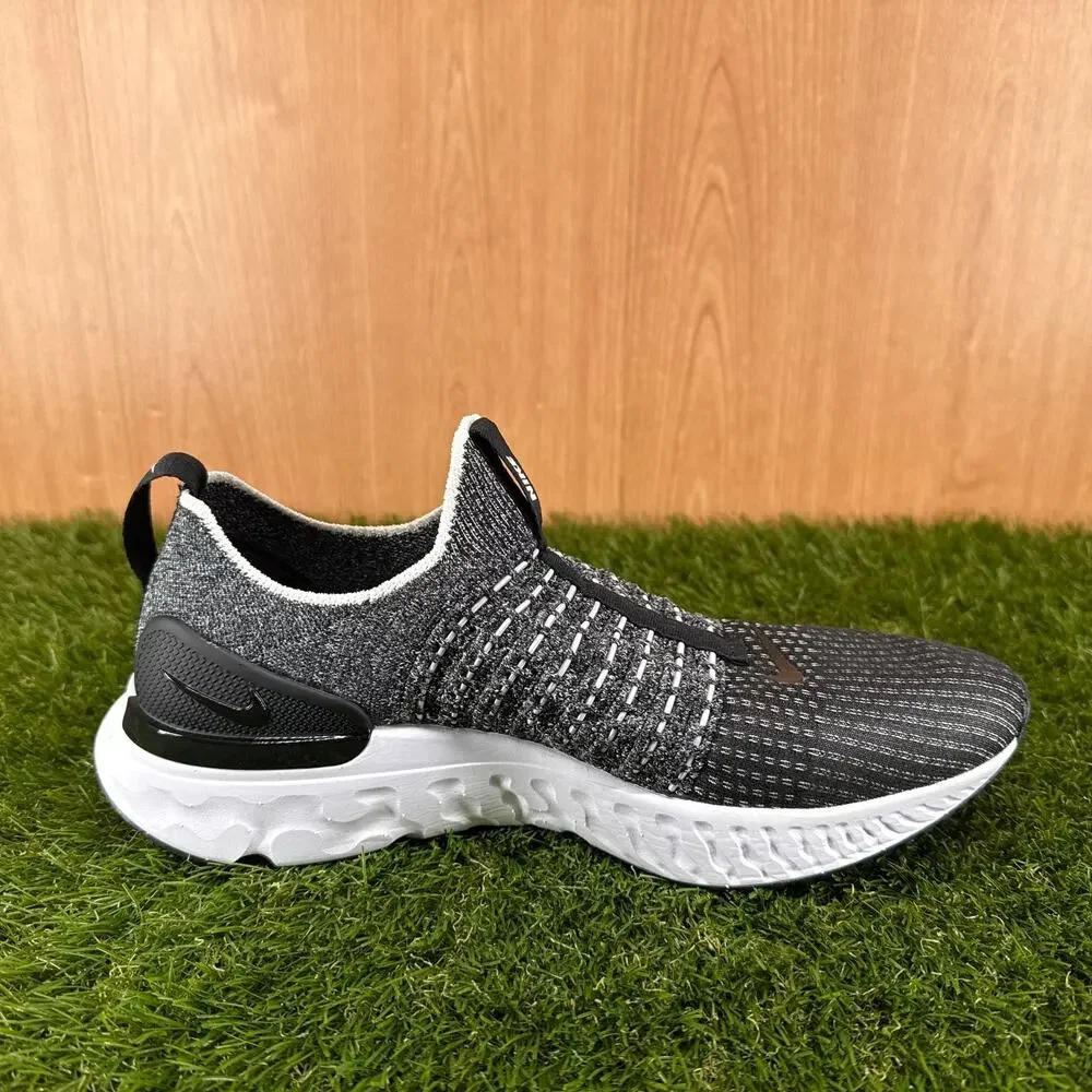 Nike React Phantom Run Flyknit 2 Oreo CJ0280-002 Women's Sz 11 / Men's Sz 9.5